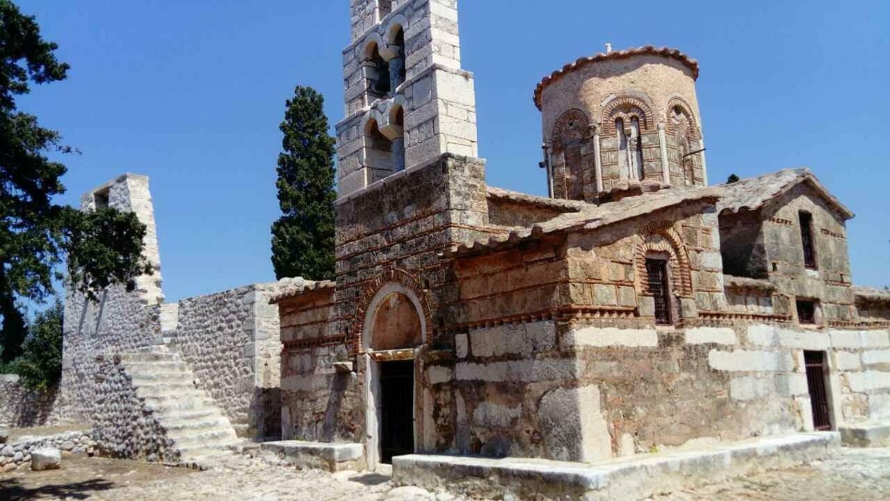 Апартаменти Charouda Stone Tower Pyrgos Dirou Екстер'єр фото